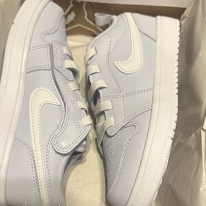 Jordan Kids Sneakers in Light Gray and White